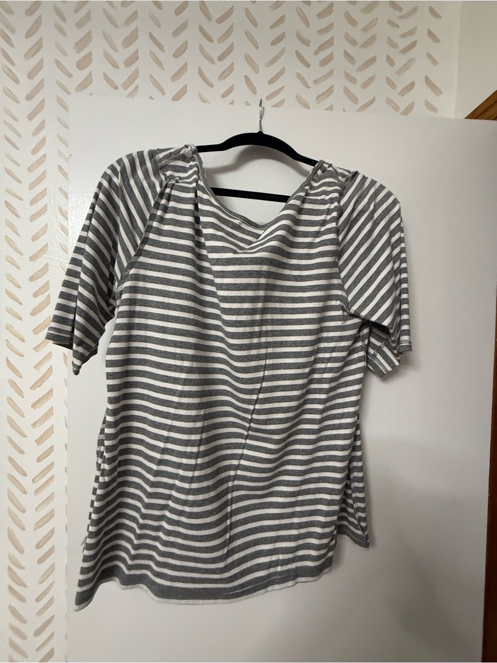 Old Navy Gray and White Striped Short-Sleeve Tee